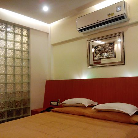 Hotel Metro Palace Mumbai Luaran gambar