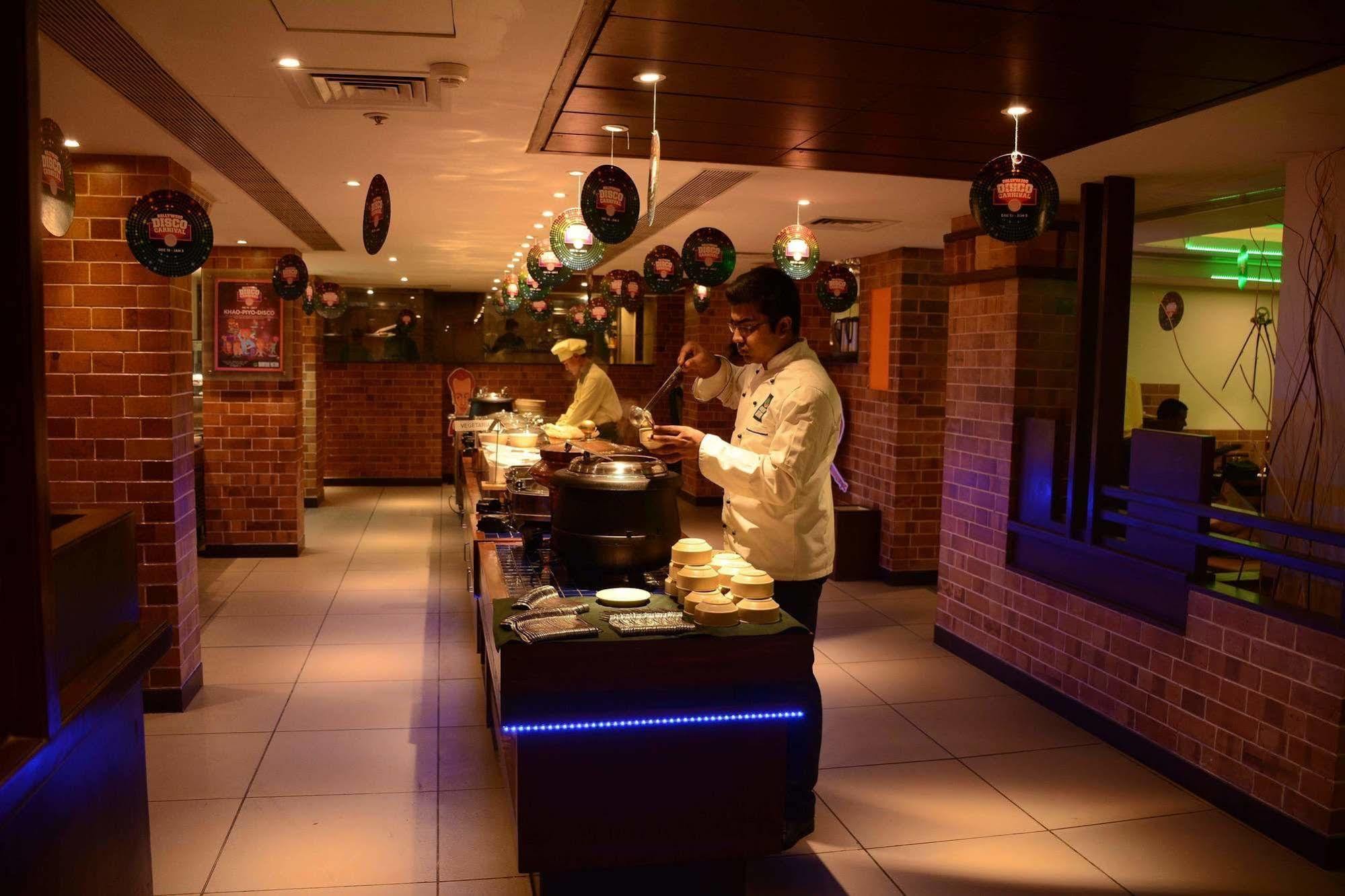 Hotel Metro Palace Mumbai Luaran gambar